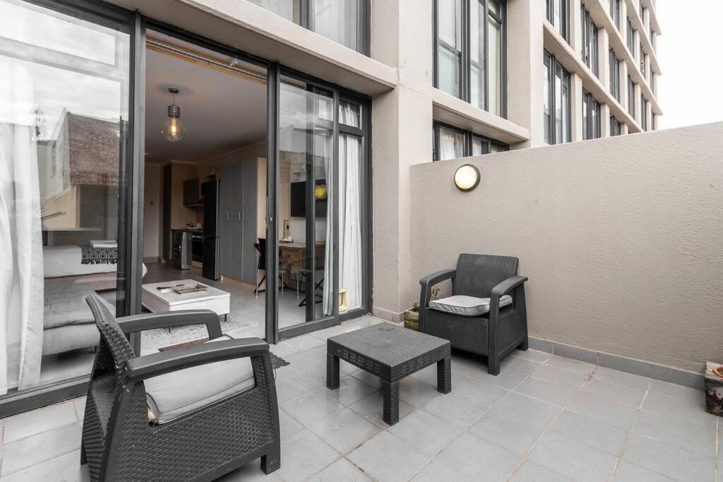 Apartamento Four Seasons 818- Spacious Cbd Studio - Onsite Parking, Gym & Rooftop Pool Ciudad del Cabo Exterior foto